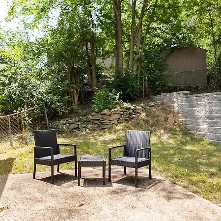 Spacious In A Quiet Neighborhood *