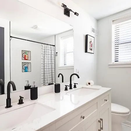 Spacious In A Quiet Neighborhood Holiday home Nashville