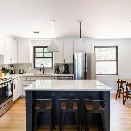 Spacious In A Quiet Neighborhood
