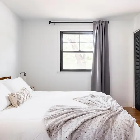 Spacious In A Quiet Neighborhood Holiday home *