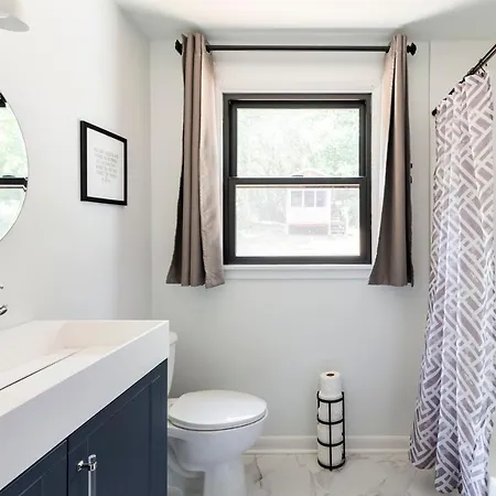 Holiday home Spacious In A Quiet Neighborhood Nashville