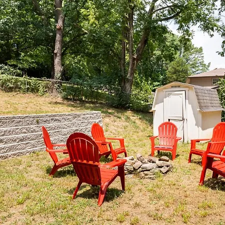Spacious In A Quiet Neighborhood Holiday home Nashville