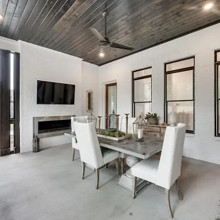 Elegant Spacious Furnished W Garage And Fenced Yard * Nashville