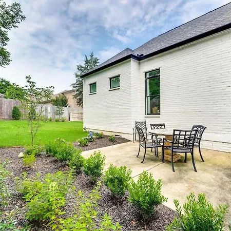 Elegant Spacious Furnished W Garage And Fenced Yard Holiday home Nashville