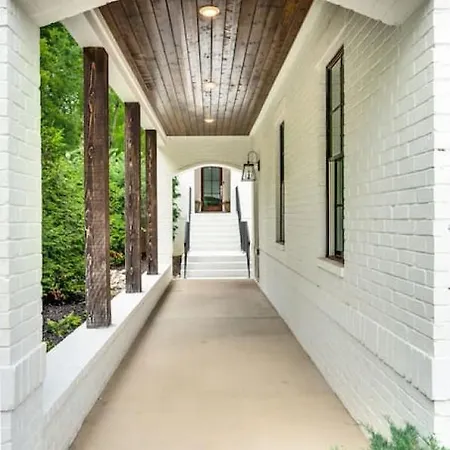 Elegant Spacious Furnished W Garage And Fenced Yard * Nashville