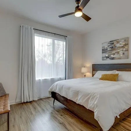 Stylish Townhome & Cozy Rooftop Holiday home Nashville