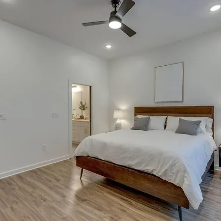 Holiday home Stylish Townhome & Cozy Rooftop Nashville
