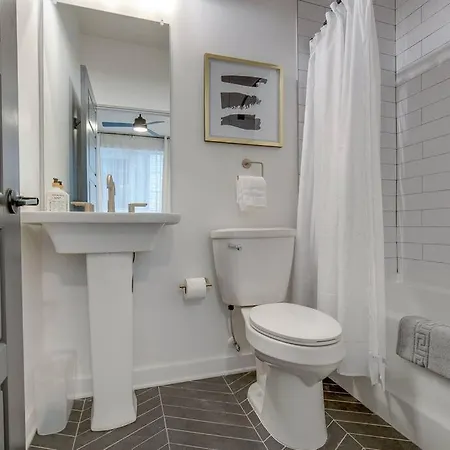 Stylish Townhome & Cozy Rooftop Holiday home Nashville