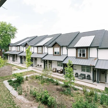 Gorgeous 6 Bed Close To Downtown, Walkable Holiday home *