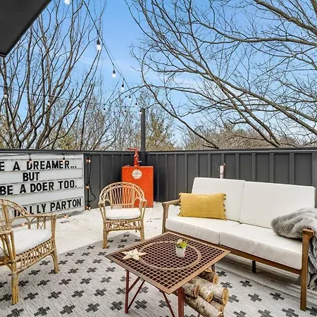 Holiday home Instagrammable W/ Rooftop Deck, 3 Bdrm Nashville