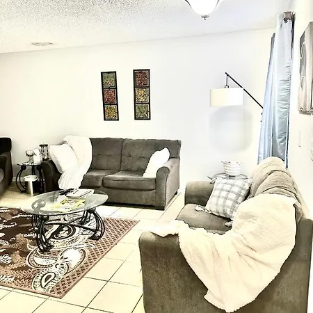 Lovely 2-bedroom W/balcony And Free Parking * Nashville