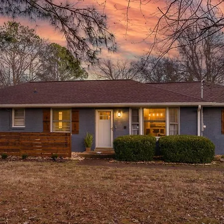 Music City Retreat Private Pool, Hot Tub, & Park Nashville