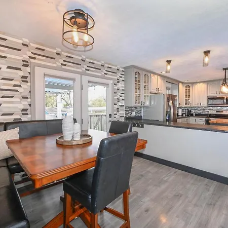 Music City Retreat Private Pool, Hot Tub, & Park Holiday home