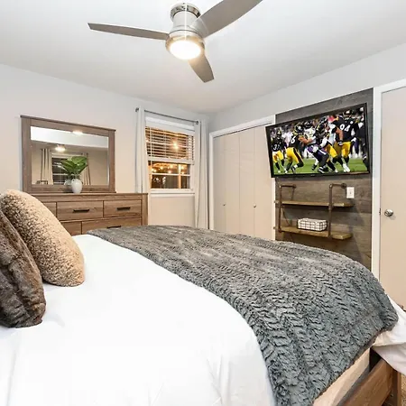 Music City Retreat Private Pool, Hot Tub, & Park Holiday home Nashville
