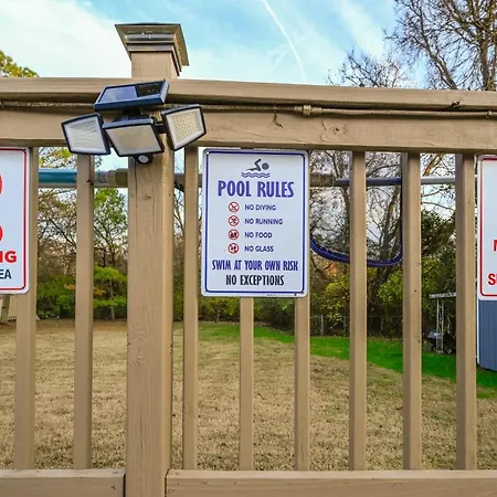 Music City Retreat Private Pool, Hot Tub, & Park *