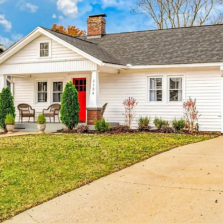 Historic Cleveland Park 4*