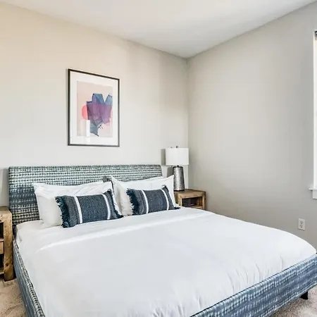 Cozysuites Two Modern Music Row Apartment *