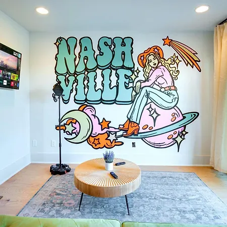 Sky High Cowgirl Luxe 4br With Rooftopdeck Karaoke Holiday home