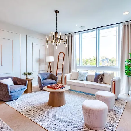 Sky High Cowgirl Luxe 4br With Rooftopdeck Karaoke Holiday home Nashville