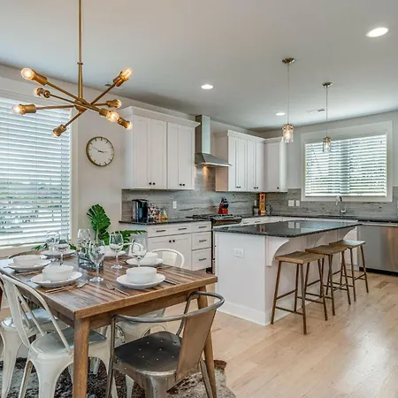 Holiday home Country Thunder - Private Balcony - 5 Min Walk To Geodis Park Nashville