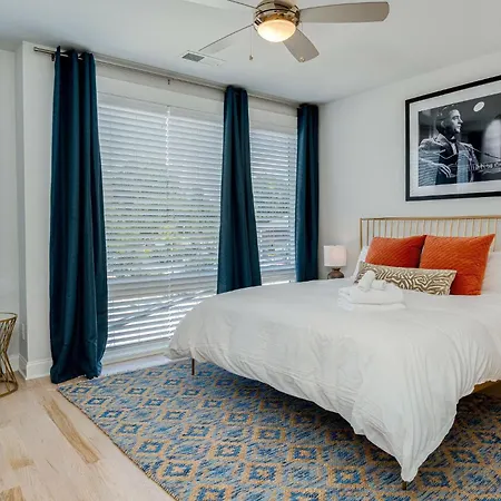 Country Thunder - Private Balcony - 5 Min Walk To Geodis Park
