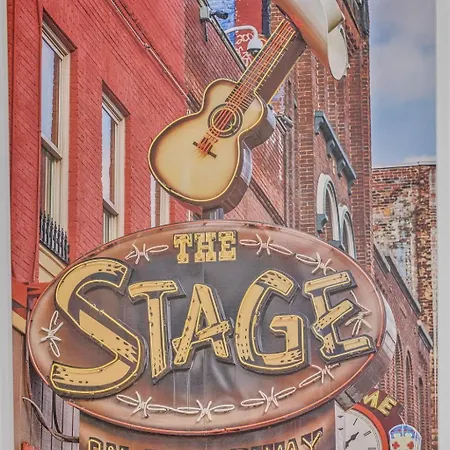 Holiday home Boozy Boots - Minutes To Broadway Nashville