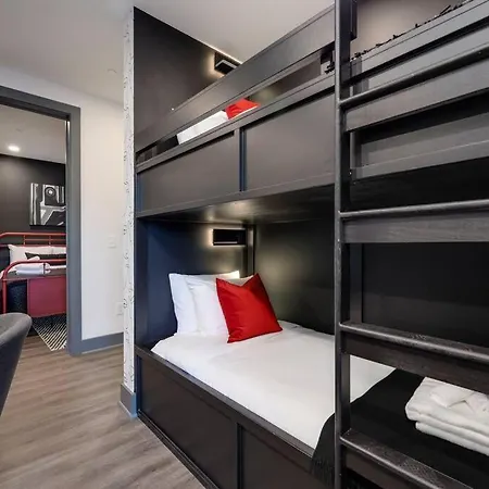 Dt Walk To Broadway 2 Bedrooms Sleeps 8