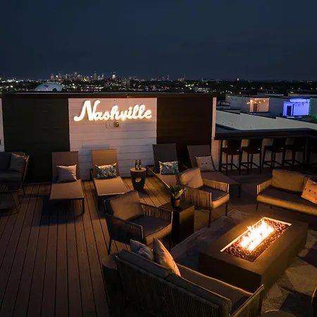 Holiday home Rooftop Skyline Views Dt Nash Sleeps 12 *