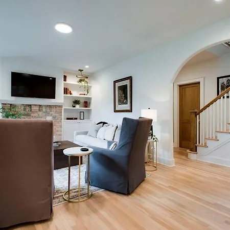 Lux West Nash Tudor 4mi To Dt Sleeps 9 Holiday home *