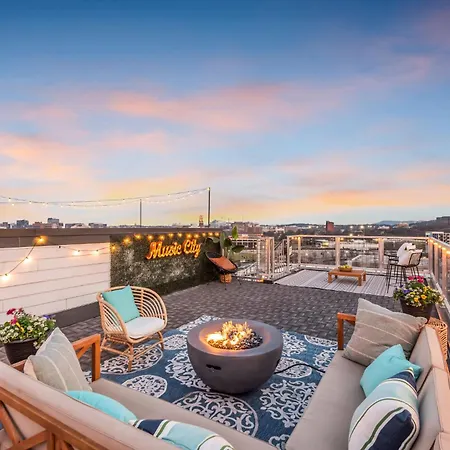 Holiday home Heights Rooftop Karaoke Game Nashville