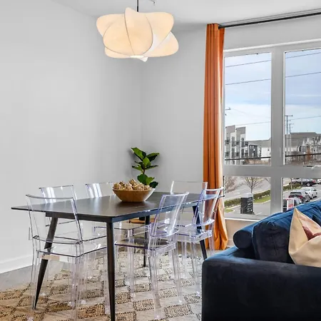 Apartment Modern, Free Parking, Walk To Everything *