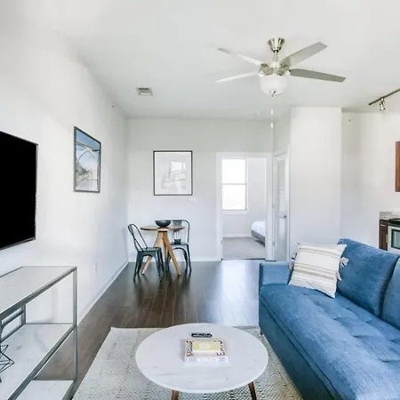 Apartment Cozysuites Two Modern Music Row