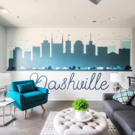 Holiday home 2 Luxe Midtown Homes - Sleeps 24 - Mins To Broadway Nashville