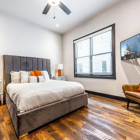 Holiday home 2 Luxe Gulch Homes - Rooftop Deck - Sleeps 24 Nashville
