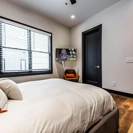Holiday home 2 Luxe Gulch Homes - Rooftop Deck - Sleeps 24