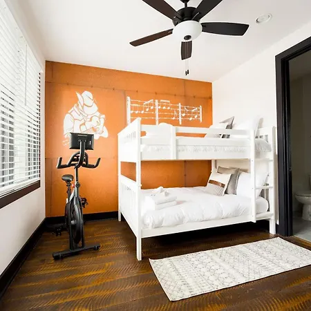 Holiday home 2 Luxe Gulch Homes - Rooftop Deck - Sleeps 24 *