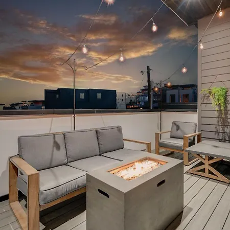 2 Luxe Gulch Homes - Rooftop Deck - Sleeps 24 Holiday home *