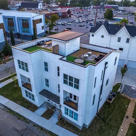 Quadhouse - 4 Luxe Homes - 4 Private Rooftops