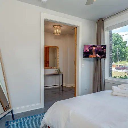 Country Thunder - Private Balcony - 5 Min Walk To Geodis Park