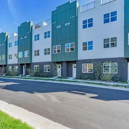 New Diva Retreat 13beds Rooftop Views Free Parking Holiday home Nashville