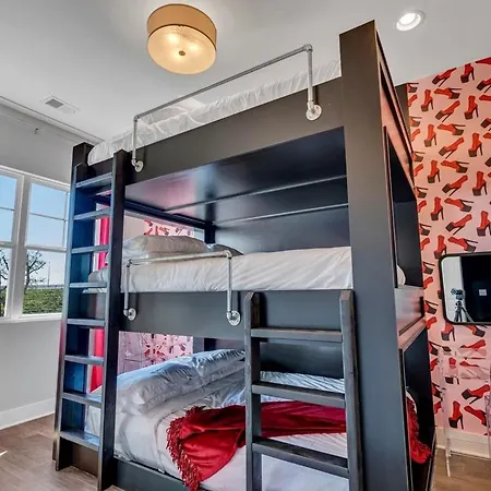 New Diva Retreat 13beds Rooftop Views Free Parking * Nashville