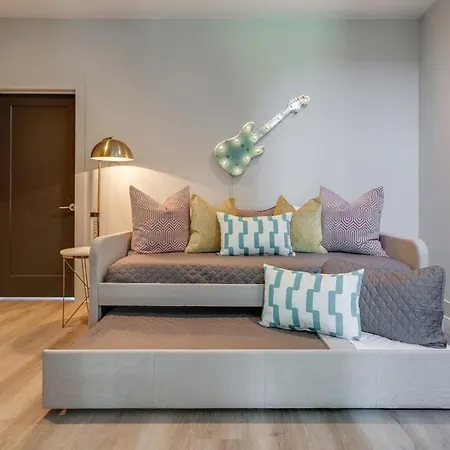 New East Oasis 13beds Roofdeck Free Parking Nashville