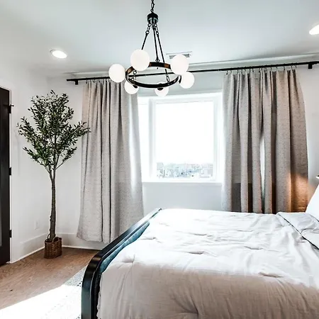 Holiday home The Duo - 24 Beds & Stunning City Views Rare Find Nashville
