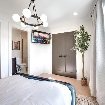 Holiday home The Duo - 24 Beds & Stunning City Views Rare Find Nashville