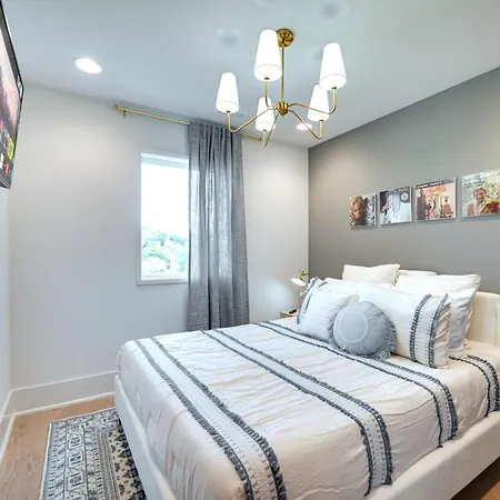 Sky High Cowgirl Luxe 4br With Rooftopdeck Karaoke * Nashville