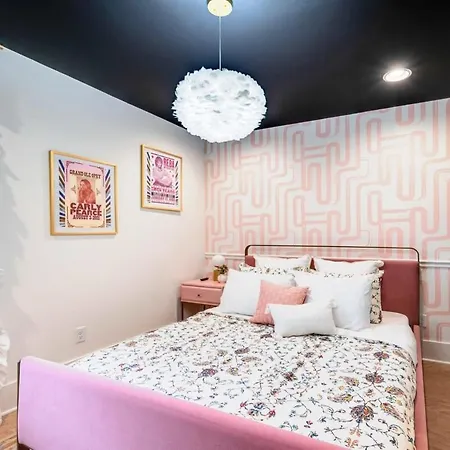 The Duo - 24 Beds & Stunning City Views Rare Find Holiday home Nashville
