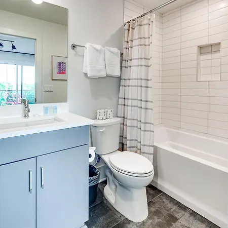 Sky High Cowgirl Luxe 4br With Rooftopdeck Karaoke Holiday home *