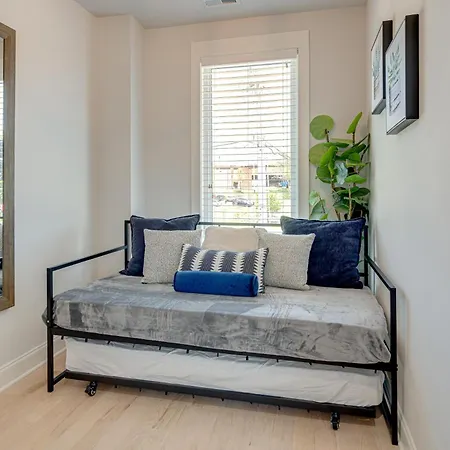 Country Thunder - Private Balcony - 5 Min Walk To Geodis Park *