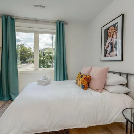 Country Thunder - Private Balcony - 5 Min Walk To Geodis Park