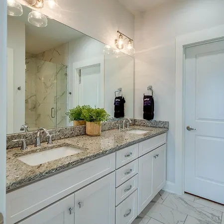 Country Thunder - Private Balcony - 5 Min Walk To Geodis Park * Nashville
